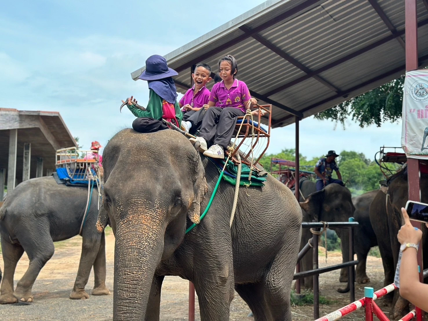 ทัศนศึกษาแหล่งเรียนรู้นอกสถานที่..ศูนย์คชสารช้าง จ.สุรินทร์